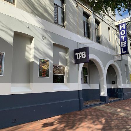 Donnybrook Hotel Wa Bagian luar foto