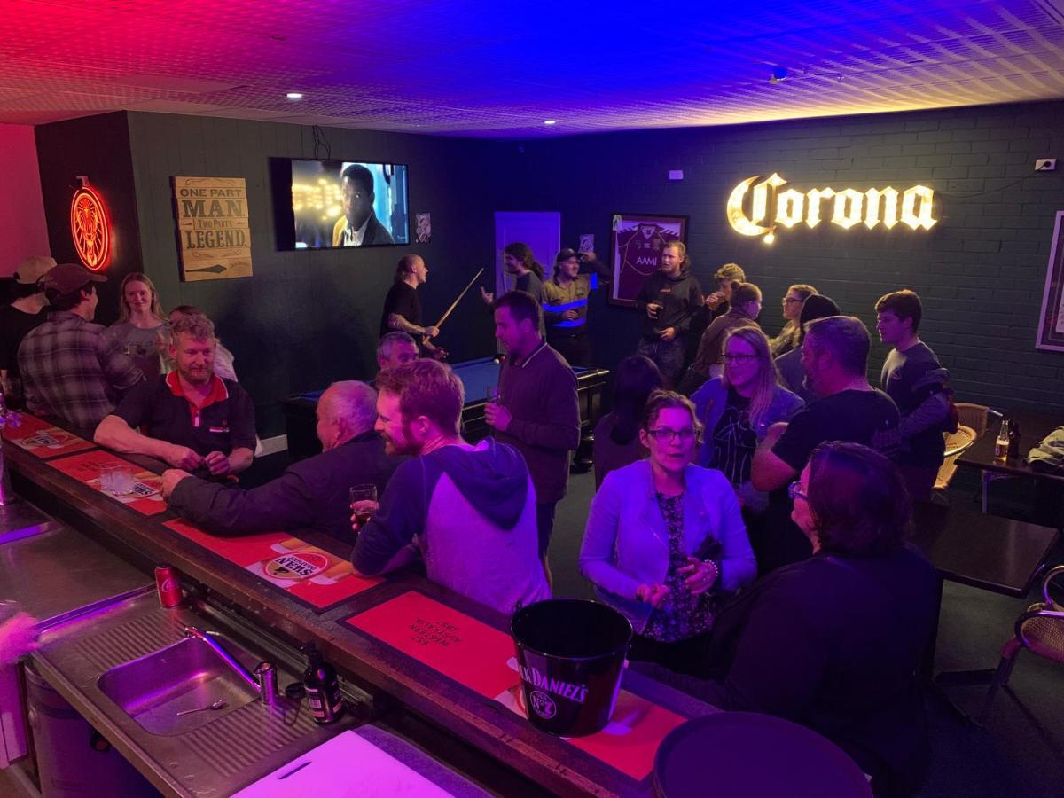Donnybrook Hotel Wa Bagian luar foto
