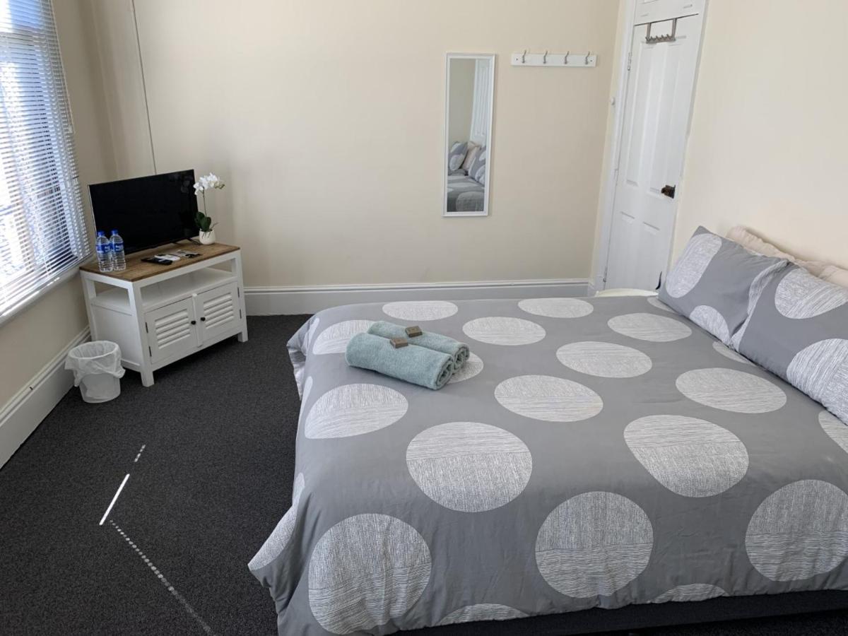 Donnybrook Hotel Wa Bagian luar foto